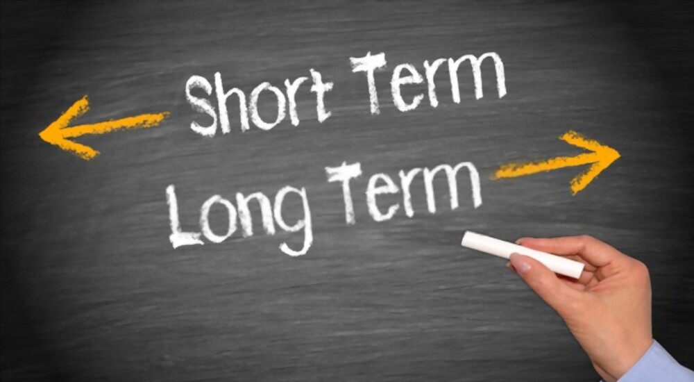 Nên đầu tư chứng khoán ngắn hạn hay dài hạn?